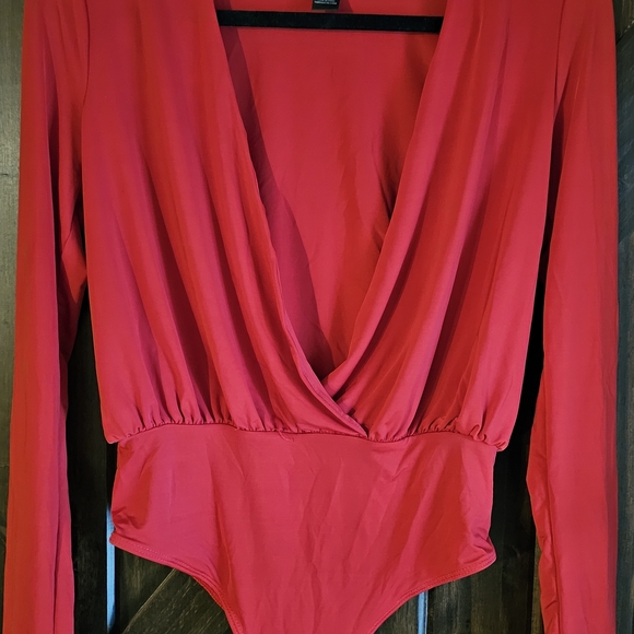 Revamped Scarlet Apparel - Picture 1 of 2